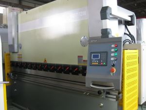 WC67K idrawliku Servo vetturi bil-mutur ta ' l-istampa tal-brejk-125T3200