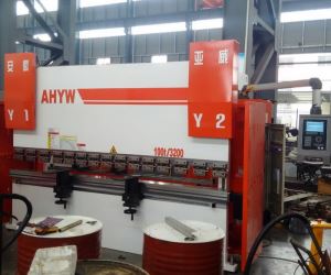 Assi 4 tal-brejkijiet tal-istampa CNC idrawliku M 3