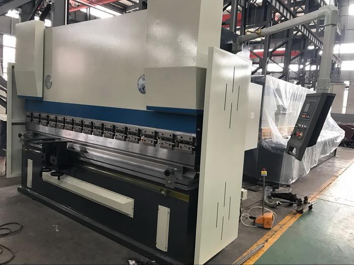 China Yawei 3m 160T 2 axis pressbrakes for 10ft sheet metal bending machines