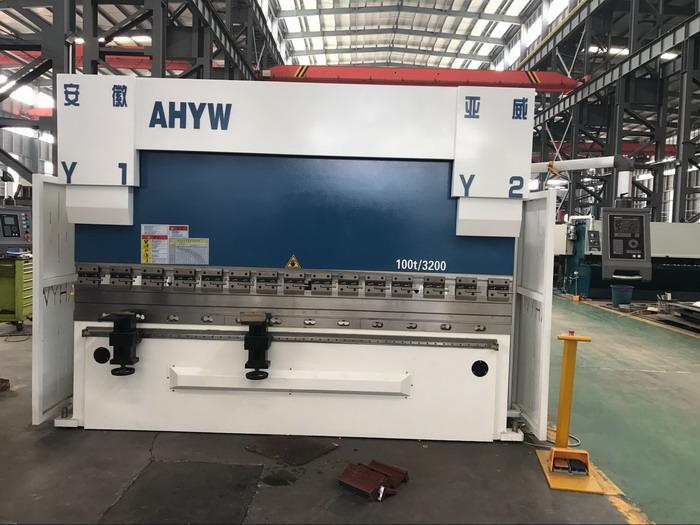 China Yawei DA52S 4 axis CNC Pressbrakes 3m 